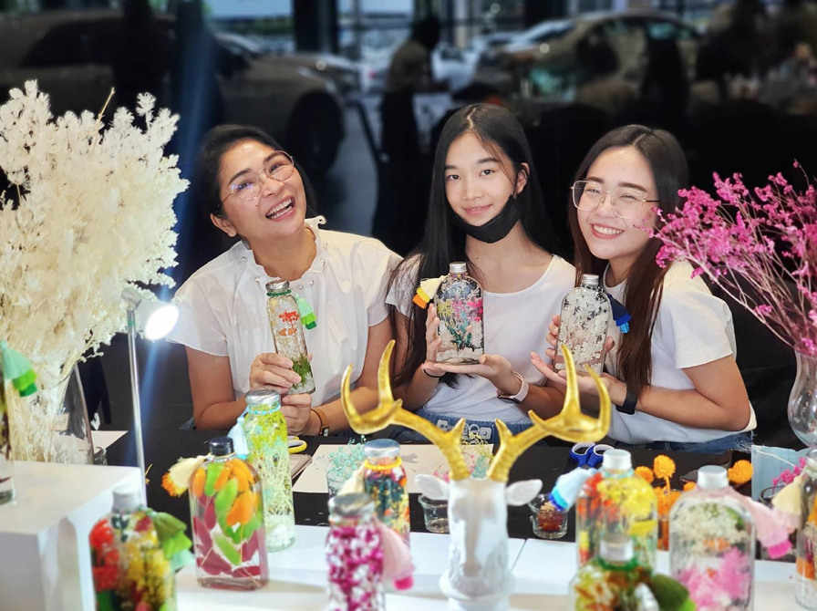 CHANON Wake Shop ชวนทำ ของขวัญ DIY ด้วยเวิร์คช็อป ศิลปะการจัด “ดอกไม้ในขวดแก้ว”  เพิ่มคุณค่าทางจิตใจทั้งผู้ให้และผู้รับ