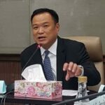 นายอนุทิน ชาญวีรกูล รองนายกรัฐมนตรีและรัฐมนตรีว่าการกระทรวงสาธารณสุข