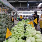 บรรยากาศการซื้อขายคลังผักเจ