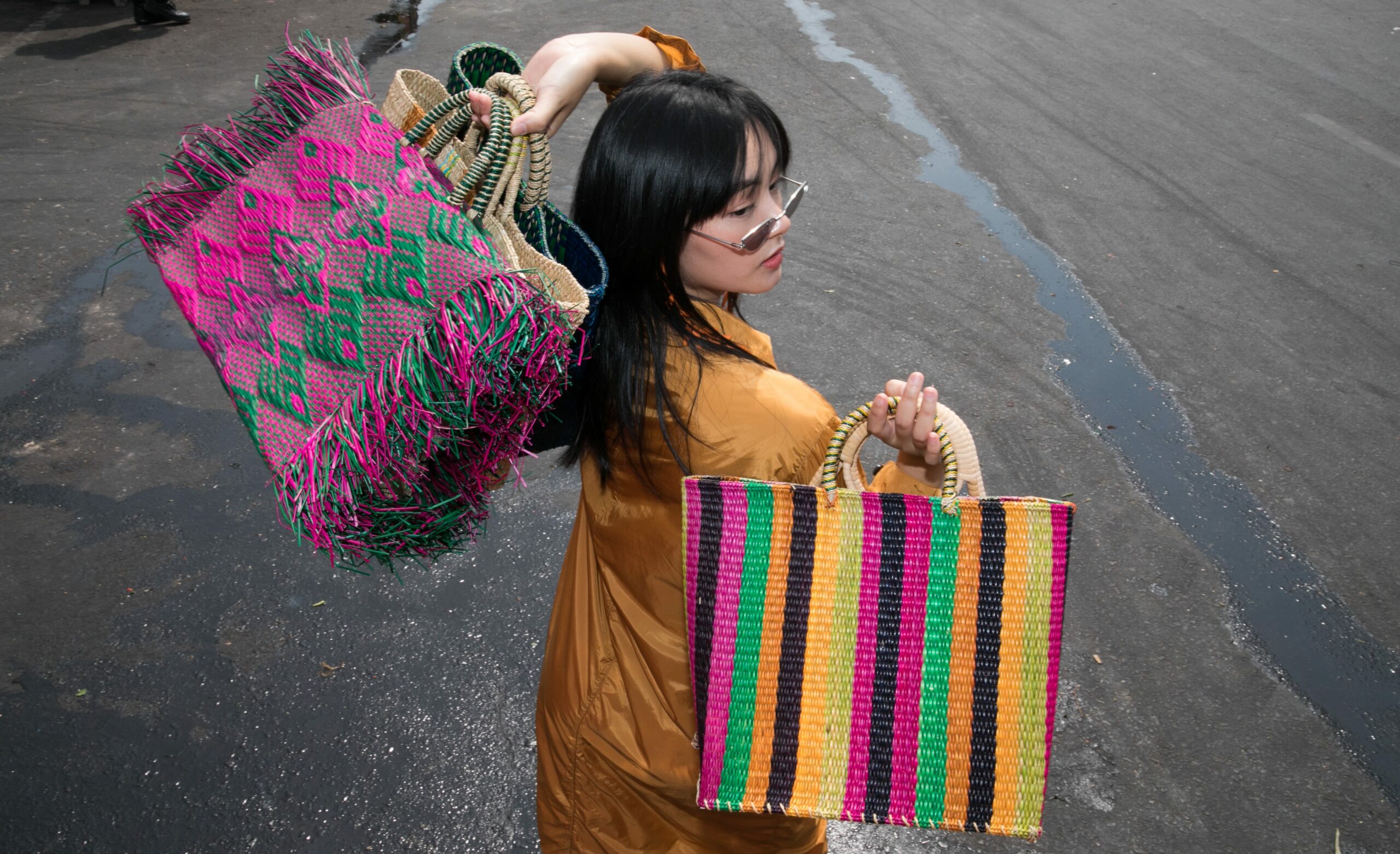 พช.ชวนช้อปสินค้าสุดปัง Young OTOP ซื้อออนไลน์ ได้ที่ Shopee กว่า 100 รายการ