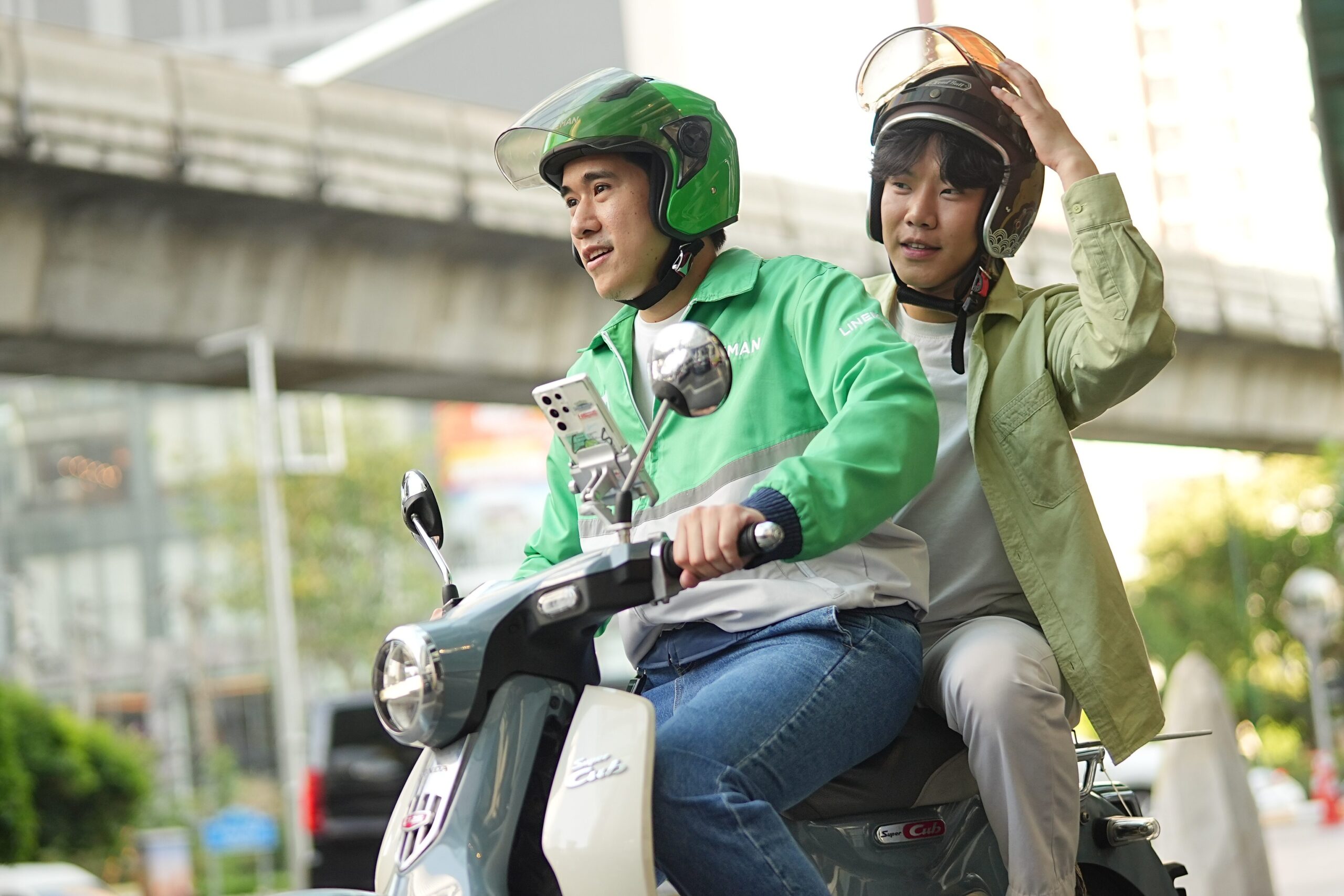 LINE MAN รุกบริการเดินทาง ดัน “LINE MAN RIDE" เปิดเรียกรถยนต์-มอเตอร์ไซค์ เสริมทัพแท็กซี่ พร้อมส่วนลดสุดคุ้ม
