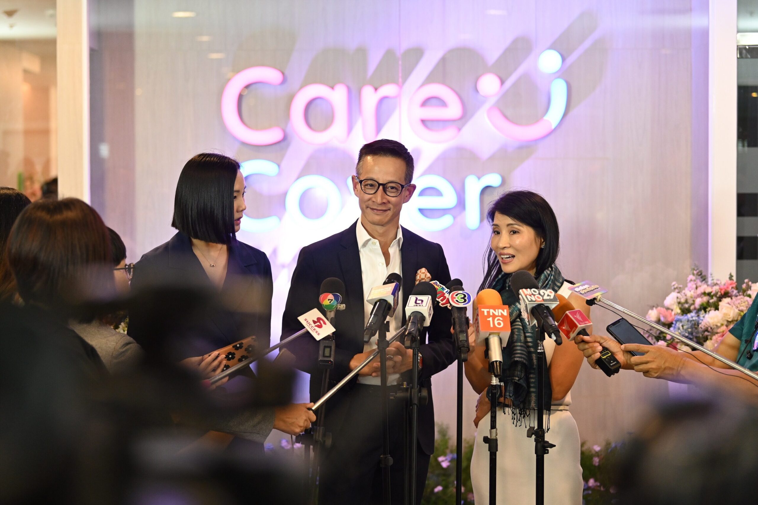 ผนึกกำลังครั้งสำคัญ! เมืองไทย ร่วมทุน รพ.จักษุ รัตนิน “แคร์คัฟเวอร์ สหคลินิก”