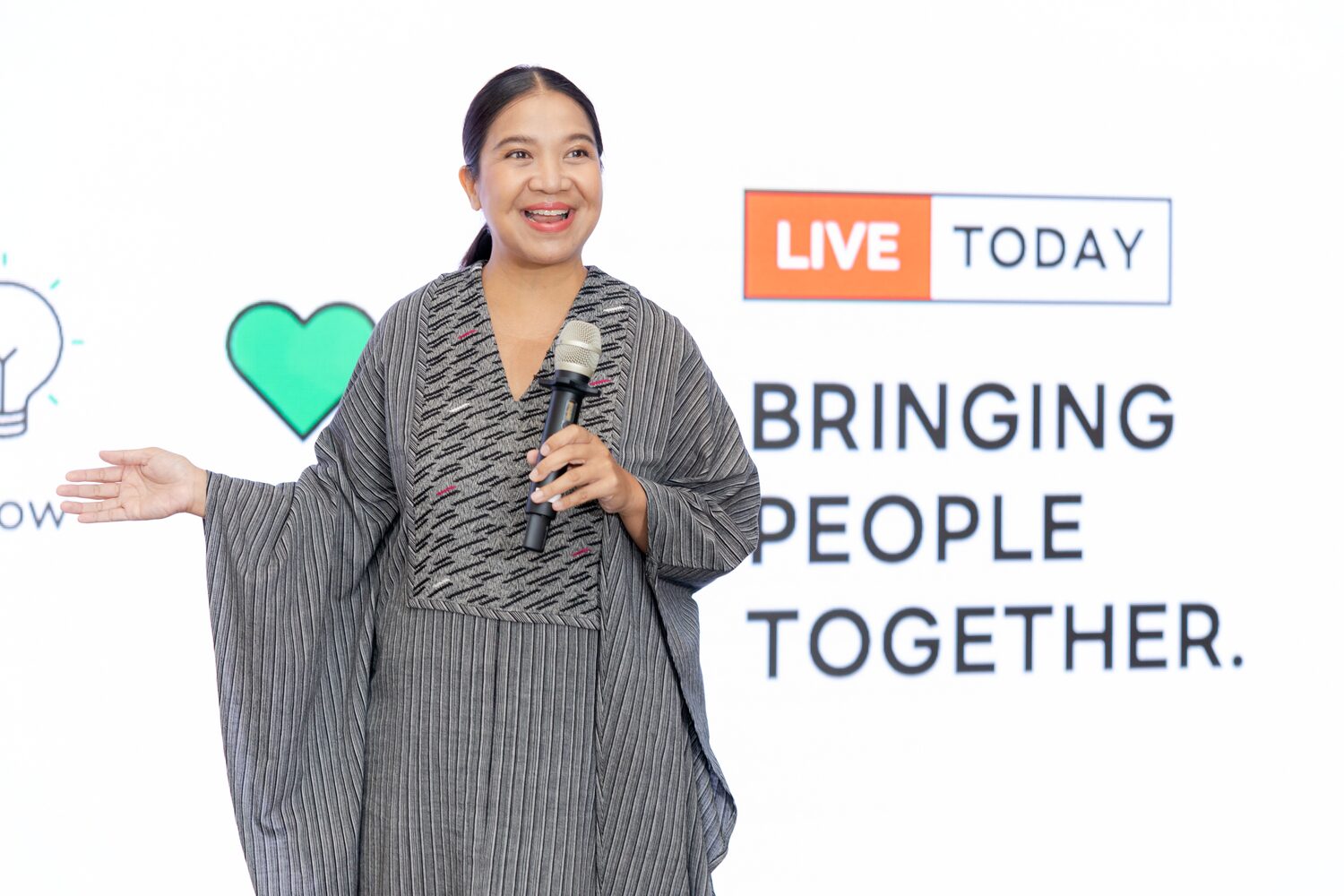 คุณสิริกาญจน์ สมนึก ผู้อำนวยการธุรกิจ LINE TODAY (LINE ประเทศไทย)