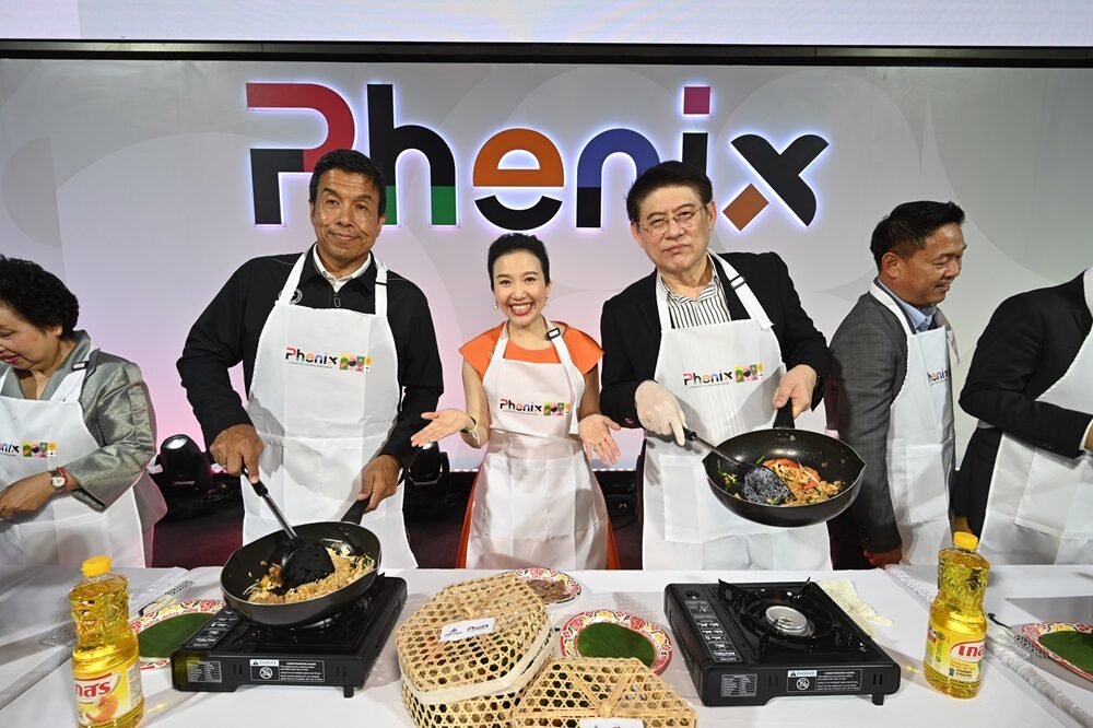 “Phenix” ฉลองกรุงเทพฯ ทำผัดไทยมากที่สุดในโลก 242 กระทะ ดันซอฟต์พาวเวอร์ไทยไกลก้องโลก