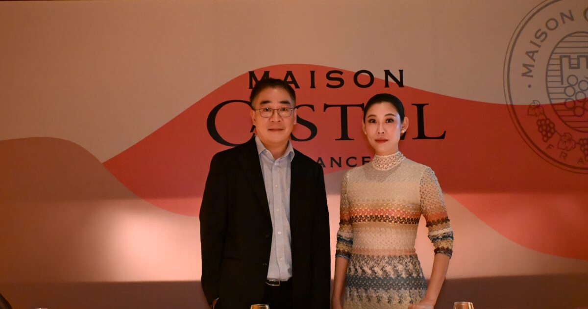 ผู้ก่อตั้งและผู้บริหาร คุณพงศเฉลิม เฉลิมทรัพยากร พร้อมด้วยภรรยา คุณอุไรพร เฉลิมทรัพยากร