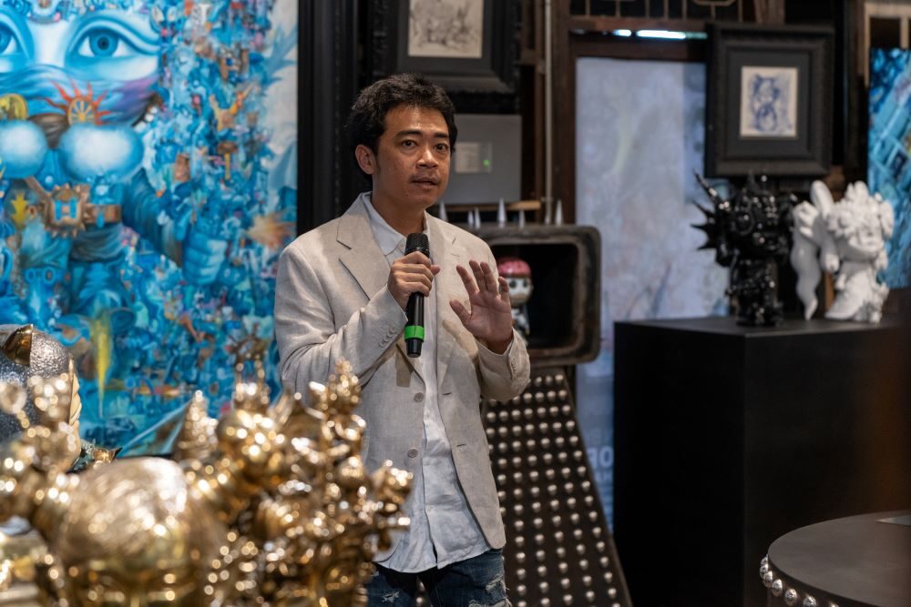 คุณเกียรติอนันต์ เอี่ยมจันทร์ หรือที่รู้จักในชื่อ Linecensor