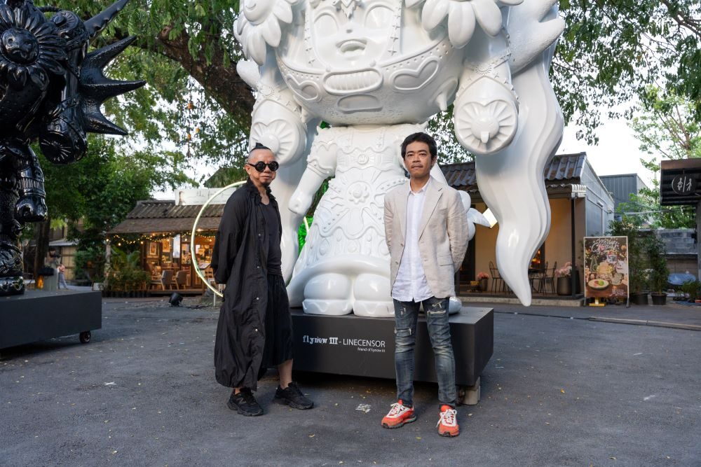 คุณลิ้ม-สมชัย ส่งวัฒนา ผู้ก่อตั้งแบรนด์แฟชั่นชื่อดัง อย่าง FLYNOW และ ผู้เนรมิตช่างชุ่ย ครีเอทีฟ พาร์ค (ด้านซ้าย)