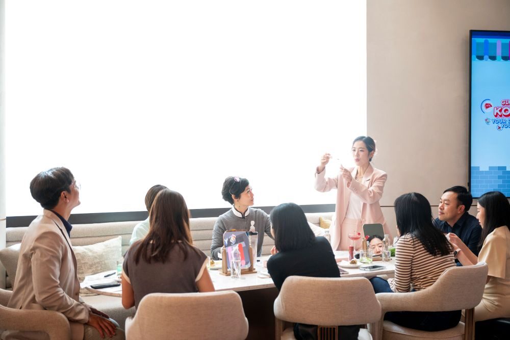 นางสาวบุญทิวา แซ่ลิ่ว ผู้เชี่ยวชาญด้าน Personal Color