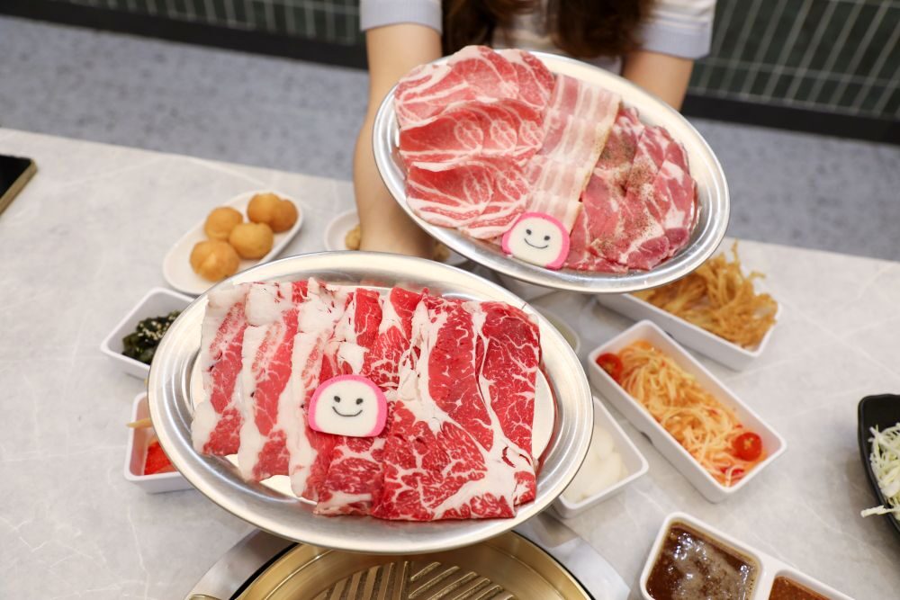 ชุดรวมหมูสันคอ ชุดคู่สันคอและคารูบิวาก