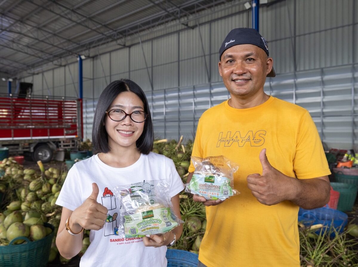 คุณแตงโม-วิภาวรรณ รุ่งรัศมี และคุณธานี ทรัพย์สมบูรณ์