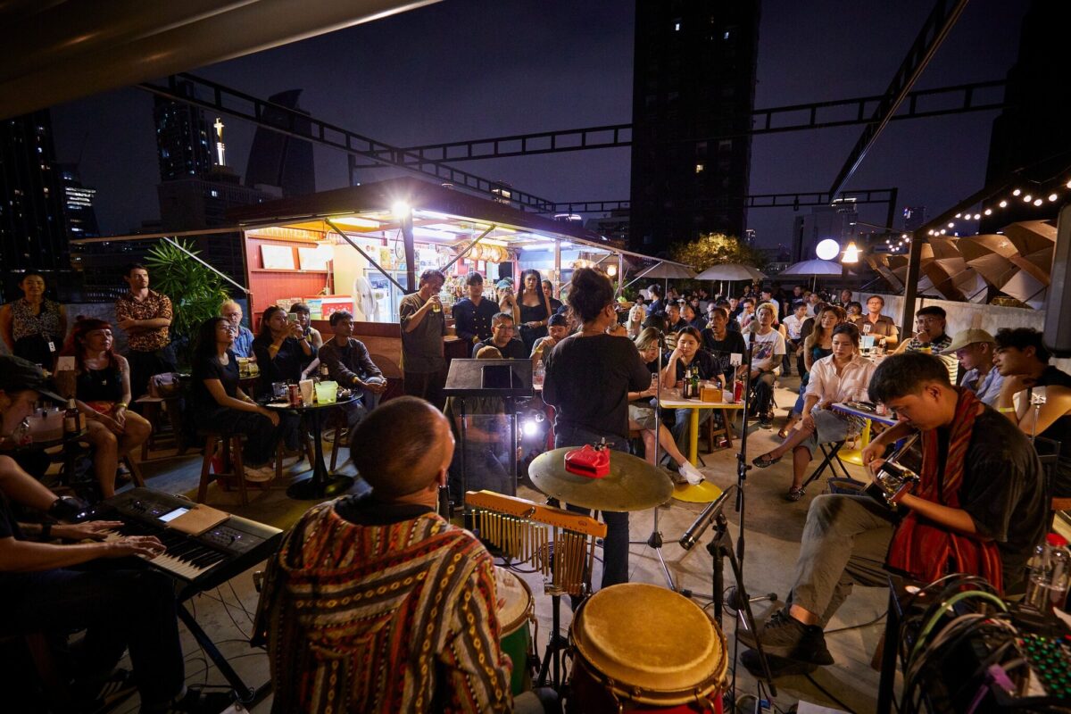 ภาพจาก ลาบเสียบ Rooftop JTAC