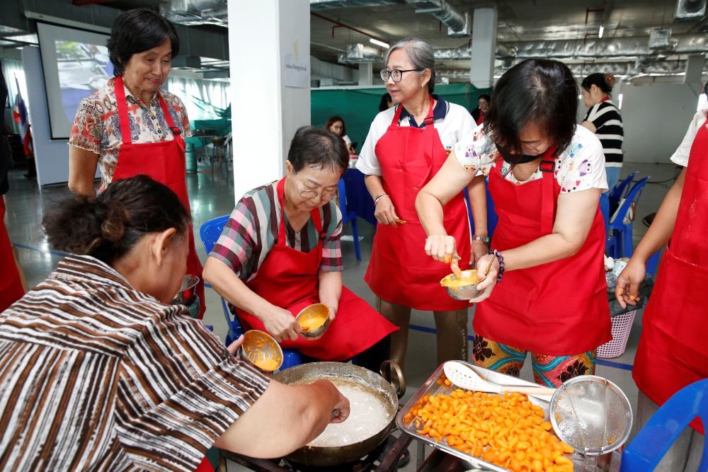 เทศบาลนครรังสิต จัดอบรมขนมไทยชาววัง สร้างอาชีพสู่ชุมชน