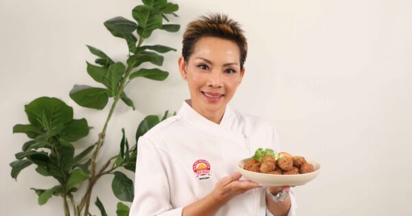 “ซอสภูเขาทอง” ผนึก “เชฟป้อม” เปิดสูตรหมูก้อนทอดซอสภูเขาทอง ชวนร้านอาหารทั่วประเทศต่อยอดสร้างรายได้