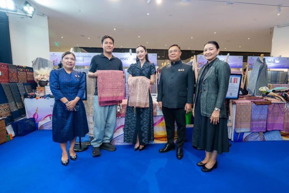 ที่ปรึกษา รมช.เกษตรฯ ธีระชัย เปิดงาน “หม่อนไหมสัญจร ครั้งที่ 3”