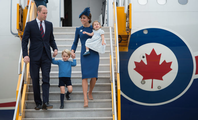 (L-R) Prince William, Duke of Cambridge, Prince George of Cambridge, Catherine, Duchess of Cambridge and Princess Charlotte of Cambridge arrive at 443 Maritime Helicopter Squadron base on September 24, 2016, in Victoria, British Columbia. The prince and his wife first visited Canada five years ago. This time they will take in the natural beauty of Canada's Pacific coast, heading as far north as the rugged Yukon territory, and will also meet with indigenous people. / AFP PHOTO / The Canadian Press / JONATHAN HAYWARD / RESTRICTED TO EDITORIAL USE - MANDATORY CREDIT "AFP PHOTO / HO/ The Canadian Press/ Jonathan HAYWARD" - NO MARKETING - NO ADVERTISING CAMPAIGNS - DISTRIBUTED AS A SERVICE TO CLIENTS