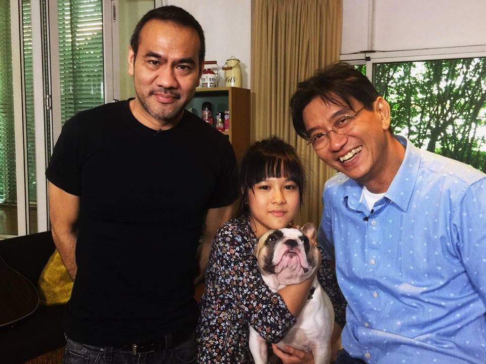 ก่อนไปมันส์กับคนมีสเน่ห์ "ป้าง นครินทร์" ซึ่งจะร่วมคอนเสิร์ตร็อก สตาร์ กับ "เสก โลโซ" และ "บิ๊กแอส" 22 ต.ค. ที่ธันเดอร์โดม เปิดช่อง 7 ชม ที่นี่หมอชิต "พี่ป้าง" อัพเดตชีวิตหลังแต่งงาน และพบ "น้องขมิ้น"ลูกสาวสุดน่ารัก - ข่าวสด