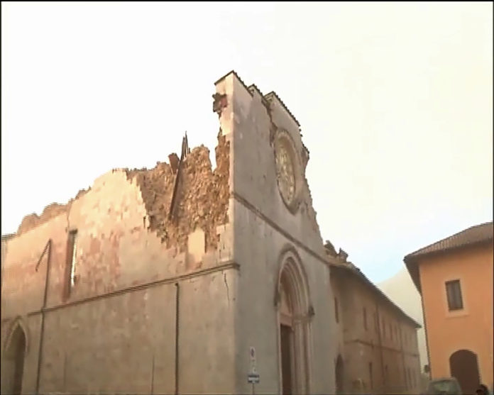 This handout TV grab released by Italian broadcast Sky Tg24 shows the Basilica of Saint Benedict after an 6.6 magnitude earthquake on October 30, 2016 in Norcia. It came four days after quakes of 5.5 and 6.1 magnitude hit the same area and nine weeks after nearly 300 people died in an August 24 quake that devastated the tourist town of Amatrice at the peak of the holiday season. / AFP PHOTO / HO / RESTRICTED TO EDITORIAL USE - MANDATORY CREDIT "AFP PHOTO / SKY tg24" - NO MARKETING NO ADVERTISING CAMPAIGNS - DISTRIBUTED AS A SERVICE TO CLIENTS