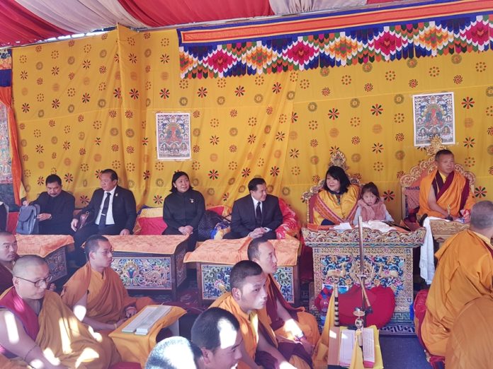 201612080006251-20021028190426