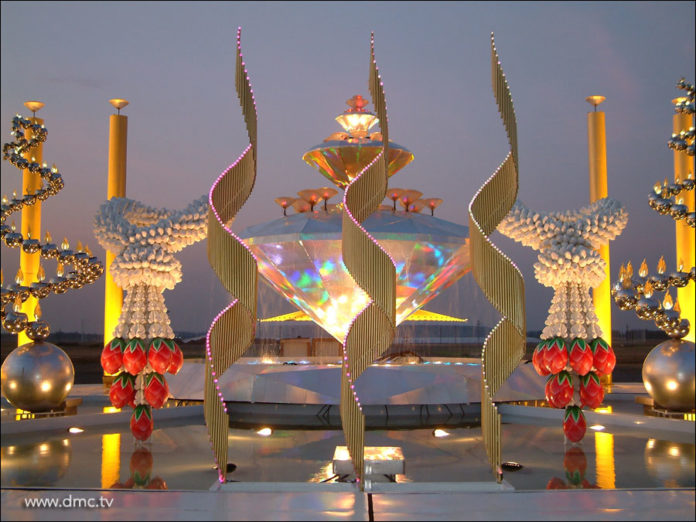 dhammakaya-temple-pujajedi