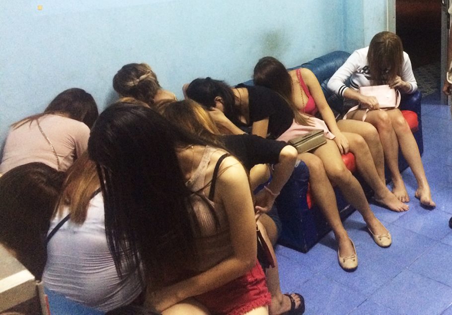 ผลการค้นหารูปภาพสำหรับ รูบพาบกานค้ามะนุดในลาว