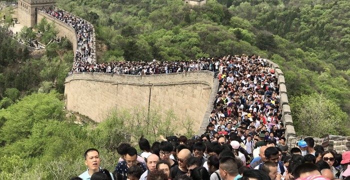 นักท่องเที่ยวแห่เที่ยวจีนกว่า 147 ล้านคน ใน 3 วัน! กำแพงเมืองจีนเปลี่ยนเป็นคลื่นมนุษย์  - ข่าวสด