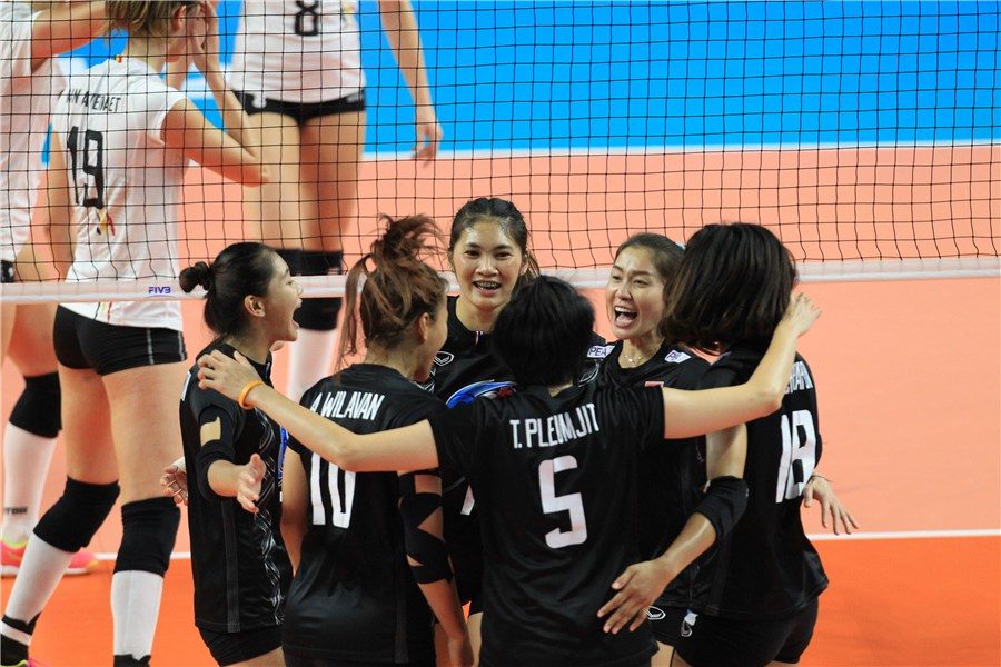 ตบสาวไทย 