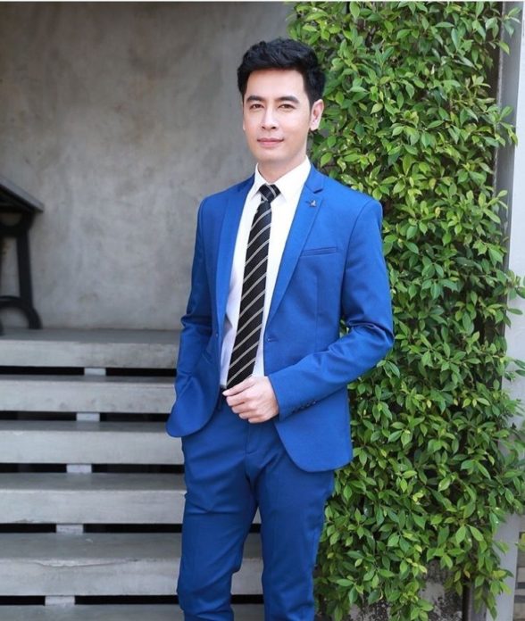 ออย ธนา ออย ธนา พับโปรเจ็กต์ผู้จัดฯ ไม่ดันลูกสาว รีนา เข้าวงการ