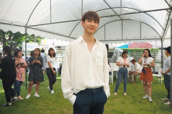   กัปตัน ชลธร ควงคุณแม่ เตรียมแถลงพรุ่งนี้ กรณีดราม่าทำสาวท้อง?!