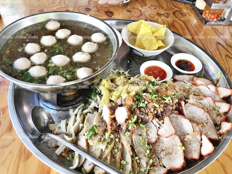 ก๋วยเตี๋ยวถาด ก๋วยเตี๋ยวถาด