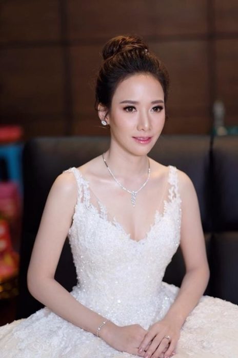 อั้ม พัชราภา ซุ่มแต่งงานแล้วจริงหรือ หลังคนเห็นใส่ชุดเจ้าสาว 