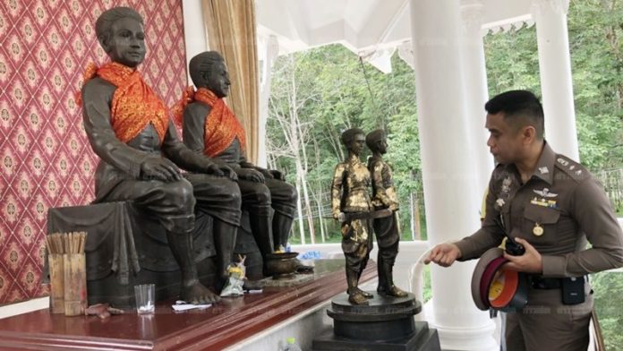 ตำรวจตรวจที่เกิดเหตุคนร้ายขโมยดาบท้าวศรีสุนทร