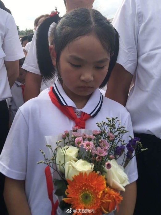ครูสาว ยอมตายแทนนร. กระโดดขวางหน้ารถ