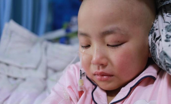 ลูกป่วย ลูคีเมีย พ่อเปิดหมวกหาเงินรักษา