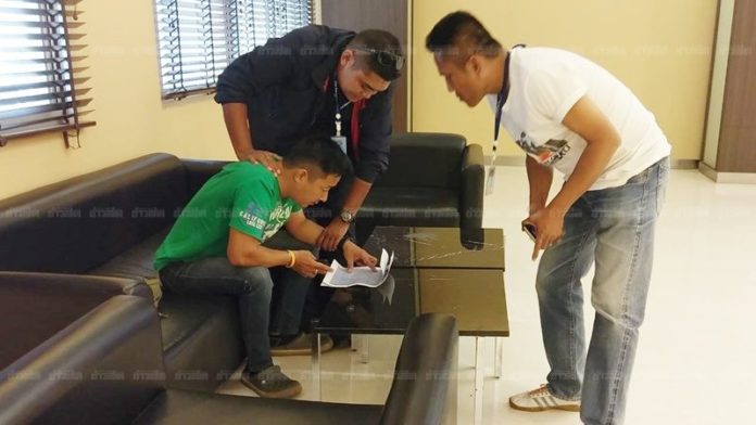 ตำรวจนำหมายจับให้ นายสมคิด ตรวจสอบ หลังหนีคดีปล้นเกือบ 20 ปี