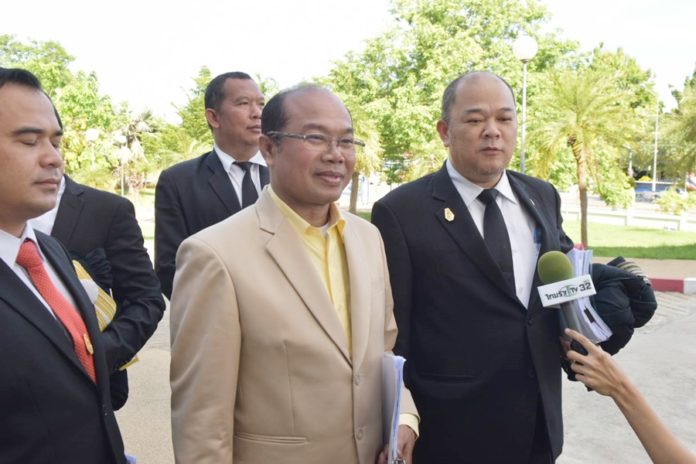 ครูปรีชา ขึ้นศาลฟังไต่สวนหวย 30 ล้าน 