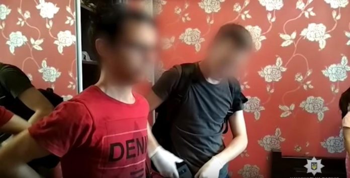 สื่อนอกตั้งฉายา ปีศาจมาเกิด พ่อแม่กระทำชำเราลูกสาว