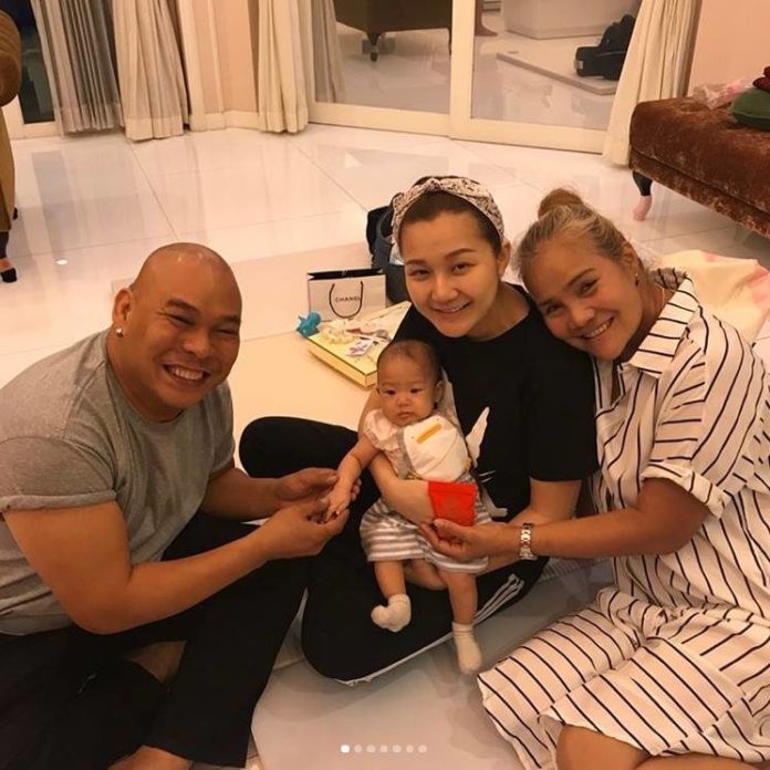 แก๊งสามช่า รวมตัว รับขวัญ น้องนาฬิกา 