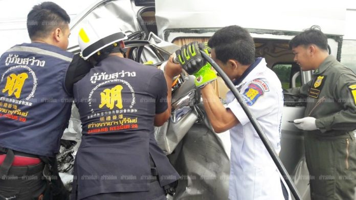 ตาย 3 สาหัส 6 รถตู้จะไปงานบวช