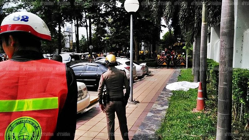 โดดตึกศาล