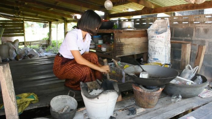 เด็กสาวสู้ชีวิต