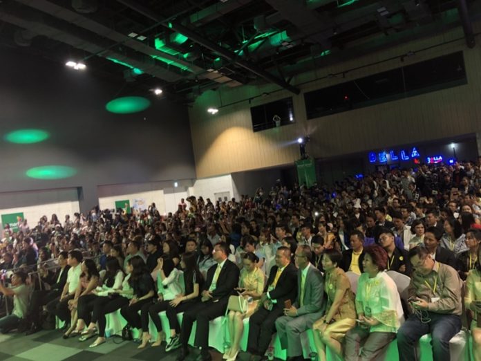 เบลล่า ราณี เบลล่า ราณี ปลื้มปริ่ม จัดแฟนมีตติ้งที่กัมพูชา คนแห่ต้อนรับอบอุ่น