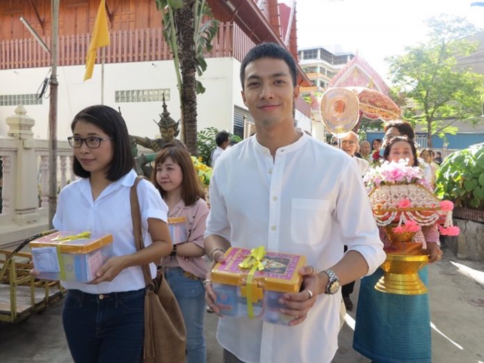 โอ อนุชิต 'โอ อนุชิต' บวชทดแทนคุณบิดามารดา ได้รับฉายา 'อนุชิโต' แปลว่า 'ผู้ชนะทั้งปวง'