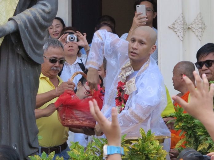 โอ อนุชิต 'โอ อนุชิต' บวชทดแทนคุณบิดามารดา ได้รับฉายา 'อนุชิโต' แปลว่า 'ผู้ชนะทั้งปวง'