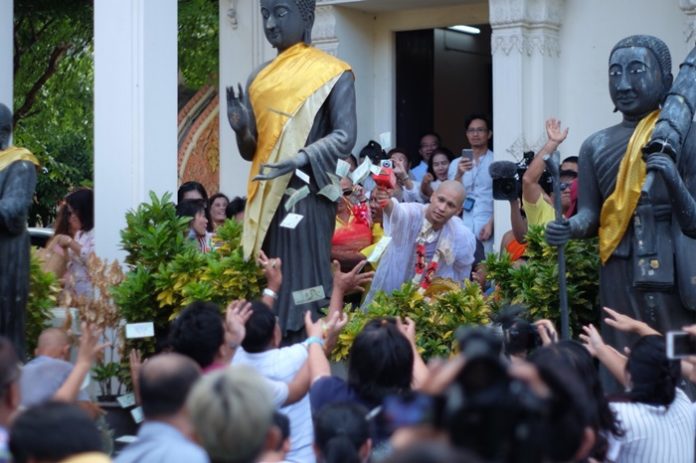 โอ อนุชิต 'โอ อนุชิต' บวชทดแทนคุณบิดามารดา ได้รับฉายา 'อนุชิโต' แปลว่า 'ผู้ชนะทั้งปวง'