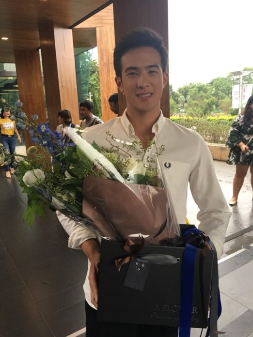  คิมเบอร์ลี่ สุดปลื้ม! เรียนจบป.ตรีสมใจ ยกใบปริญญาให้คุณพ่อที่ล่วงลับ 