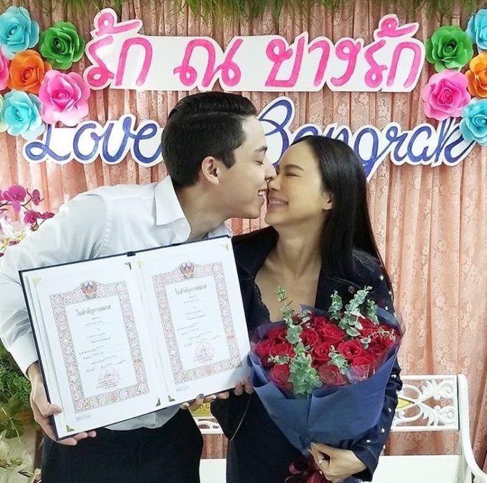 ‘นก-ศิขรินธาร’ จดทะเบียนสามีฝรั่งรุ่นน้อง เตรียมลดงานย้ายอยู่ฮ่องกง