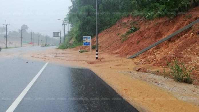 อ.สังขละบุรีเจอฝนหนักน้ำทะลักท่วม จนชาวบ้านถูกตัดขาดโลกภายนอก