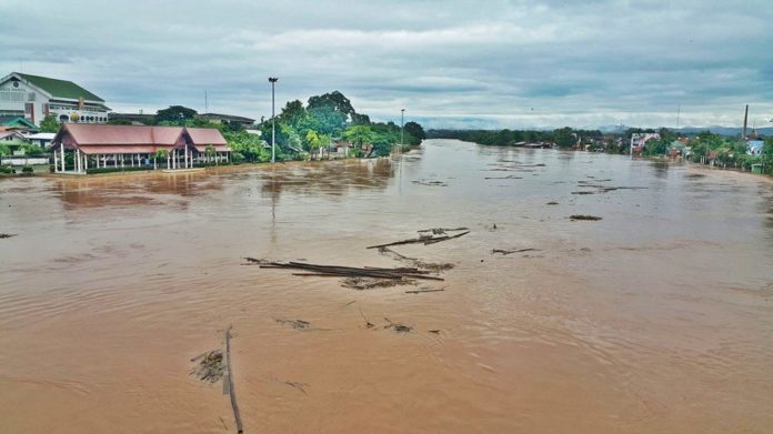 น้ำทะลักไหลท่วม 7 หมู่บ้าน กว่า 1พันหลังคาเรือน เดือดร้อน