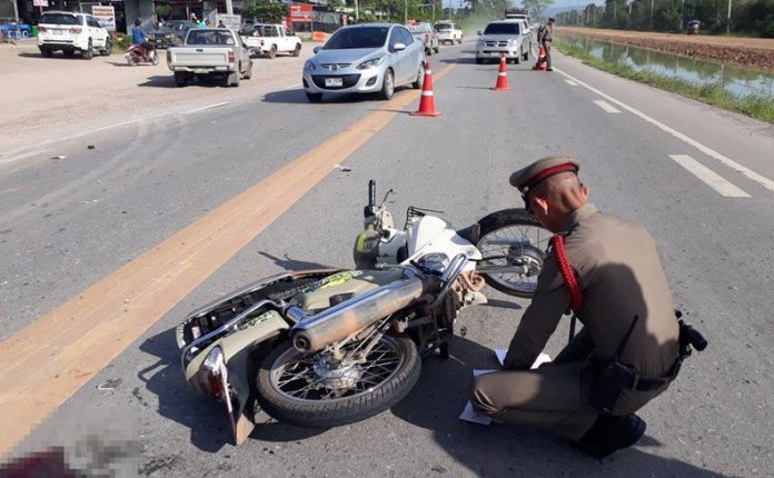 กระบะหักหลบไม่พ้น พุ่งชนจยย. นักเรียนร้องเจ็บระงม สาหัส 2