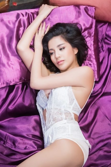 ใบเตย อาร์สยาม ใส่ชุดนอนวาบหวิวถ่ายเอ็มวี เอาไม่เสร็จ ทวงบัลลังก์เซ็กซี่ตัวแม่! 